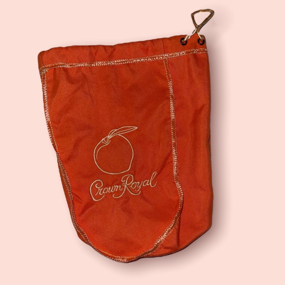 🍑 👑 Crown Royal peach velvet bag “NEW” - Picture 1 of 8